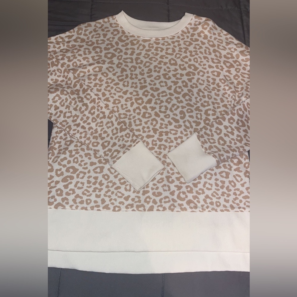 Cheetah sweatshirt